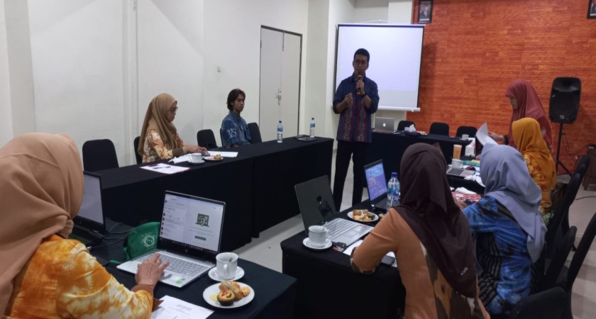 SINKRONISASI KURIKULUM PROGRAM KEAHLIAN BUSANA SMK NEGERI 3 MAGELANG DENGAN PT KEKEAN PRIMANDA INDONESIA