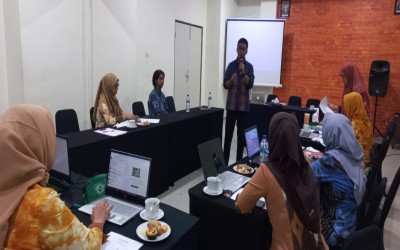 SINKRONISASI KURIKULUM PROGRAM KEAHLIAN BUSANA SMK NEGERI 3 MAGELANG DENGAN PT KEKEAN PRIMANDA INDONESIA