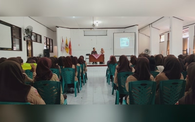 WIWID HOSANNA BUKA WAWASAN MURID BUSANA TENTANG TREN FASHION 2026/2027