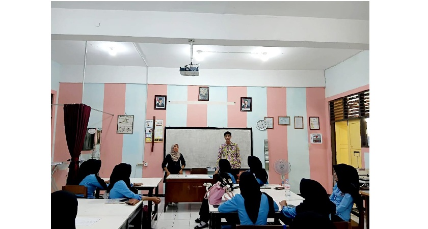 Desainer Alvin Aribowo Berbagi Inspirasi Fashion Design di SMK Negeri 3 Magelang