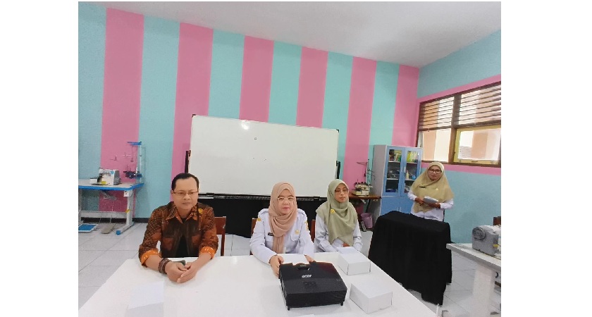 Sinkronisasi Kurikulum Busana SMK Negeri 3 Magelang Hadirkan Praktisi Industri Busana