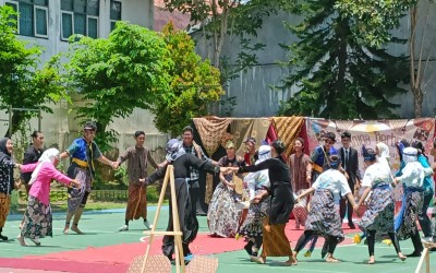 Siswa SMK N 3 Magelang Tampilkan Flashmob Batik Tema Aratula Abhipraya   